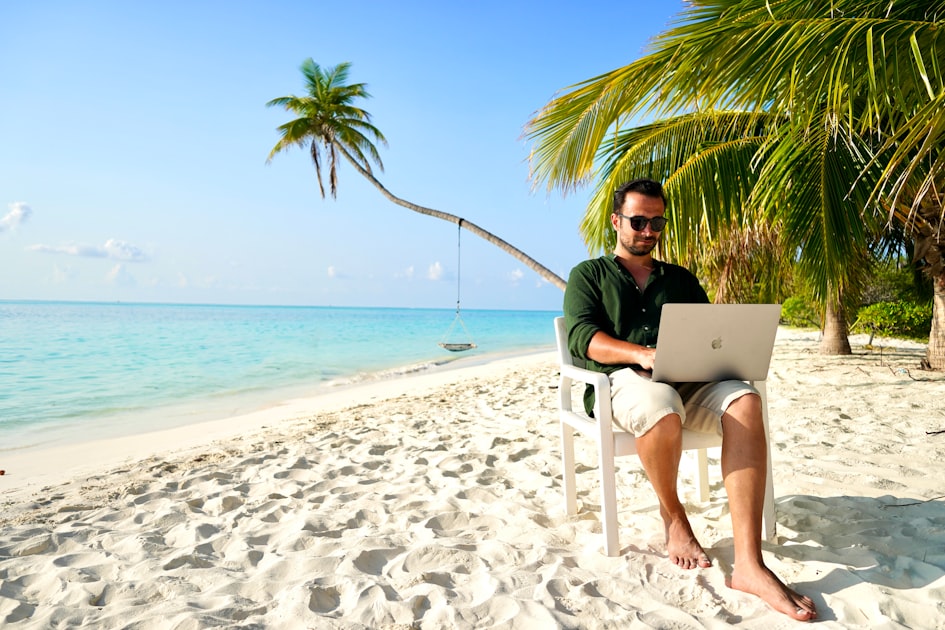 Best Digital Nomad Tools 2026 — VPN, eSIM, Online Courses & Privacy Stack