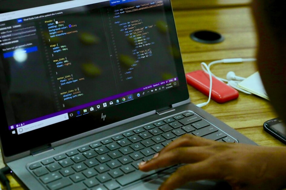 Best AI Courses for Teachers in 2026: Coursera, Wharton, Vanderbilt, and a 30-Day Plan