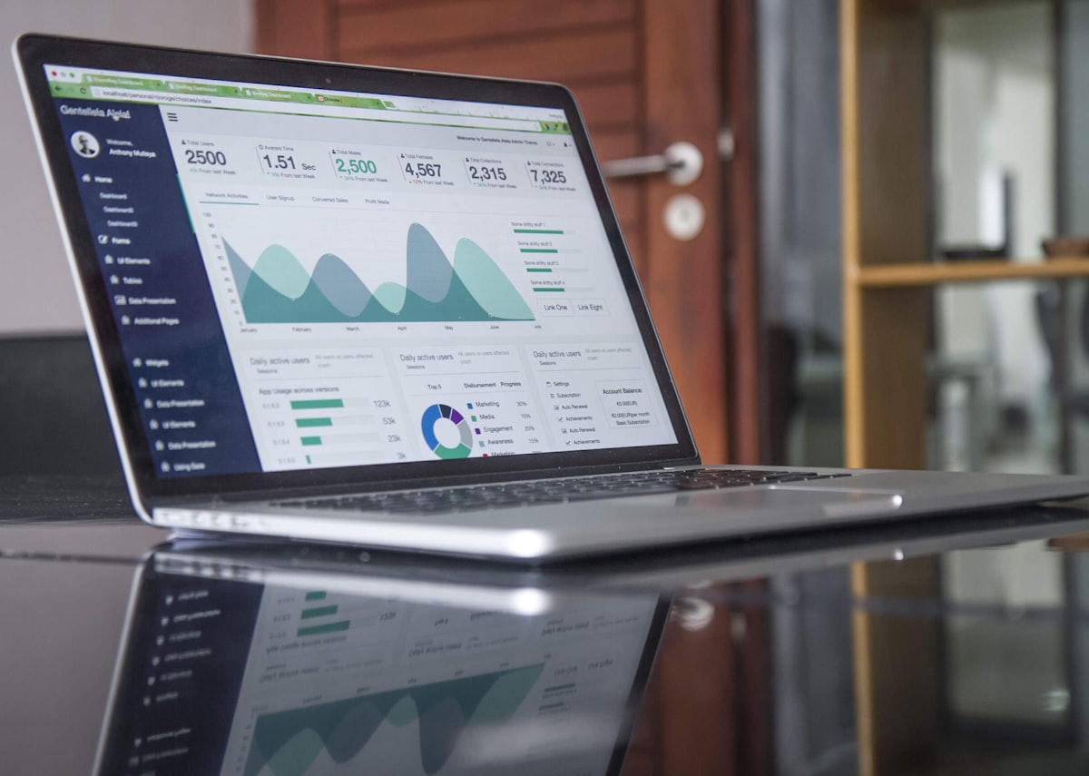 شعار Semrush الرسمي
