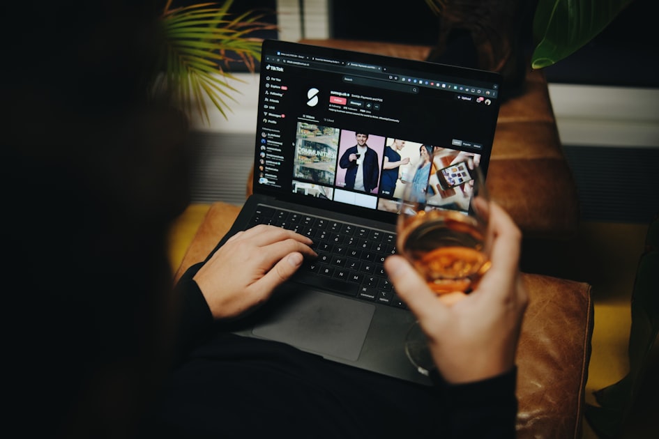 Canva Pro vs Adobe Express 2026: Best for Creators and Small Businesses?