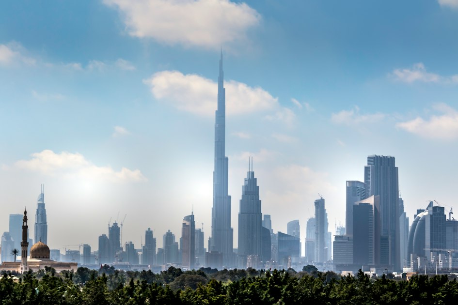 التوطين في الإمارات 2026: موعد 31 ديسمبر، غرامات 120 ألف درهم، ووظائف الرعاية الصحية الجديدة — دليل صاحب العمل
