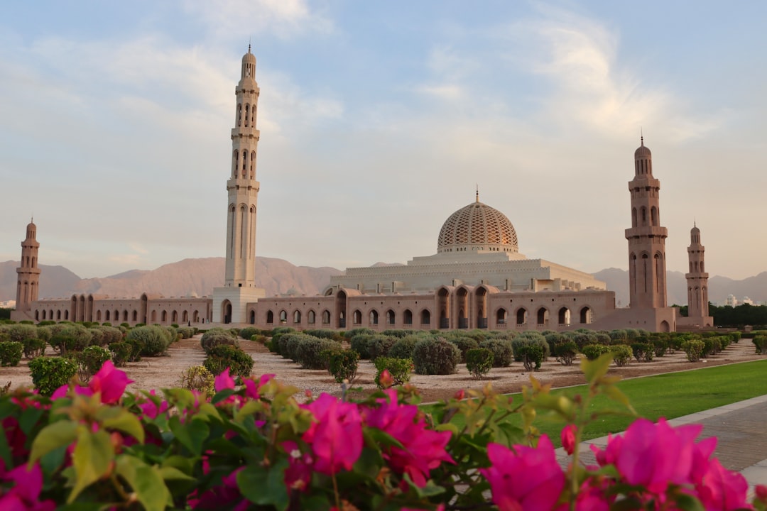 مسقط عاصمة الاقتصاد العماني المتحول مسقط وجه العمل والاستثمار في السلطنة