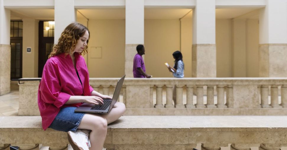 DAAD universities materials دليل مرئي من مواد DAAD حول الجامعات الألمانية