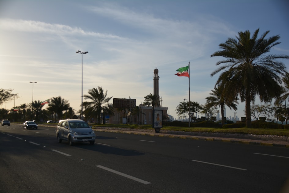 التأمين الصحي للمقيمين في الكويت 2026: رسوم Afya وأفضل الشركات