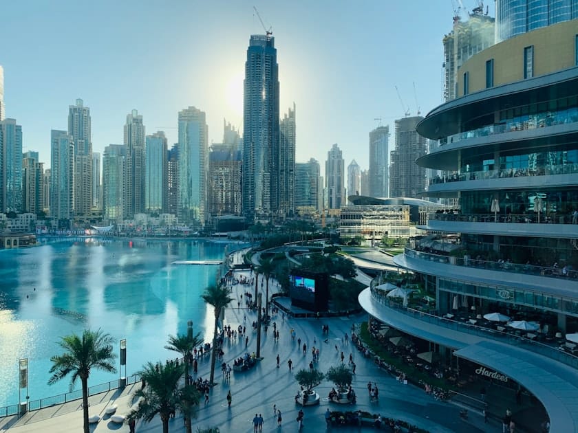 لماذا يهاجر أثرياء بريطانيا إلى دبي 2026؟ نظام FIG، ضريبة الميراث، وأرقام Henley
