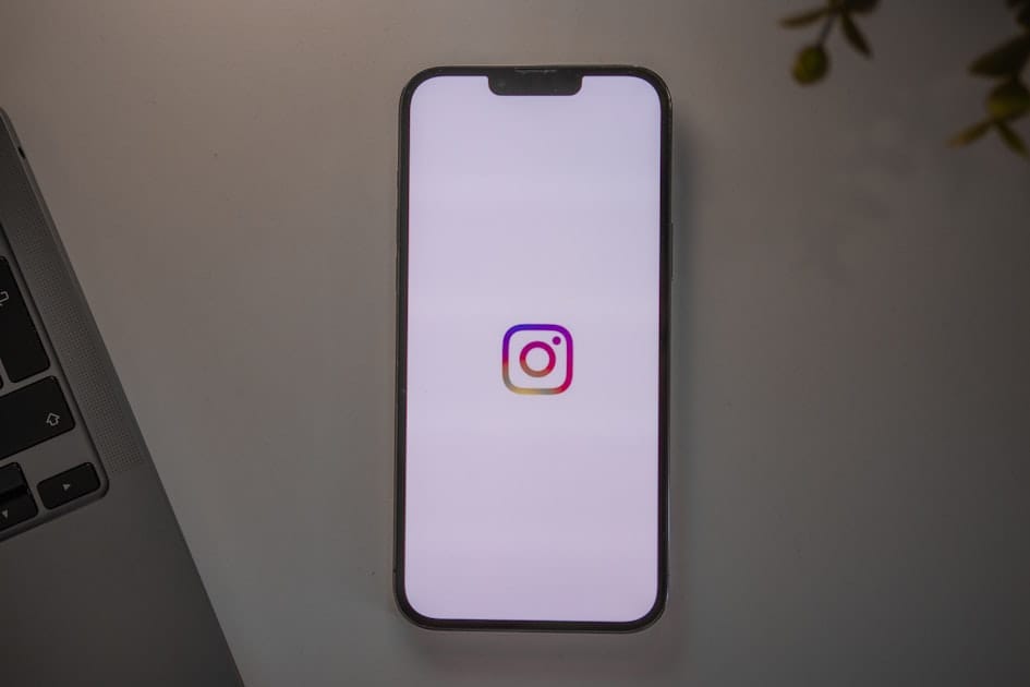 Instagram Growth Plan 2026: 3-5 Feed Posts + 4 Reels + Daily Stories