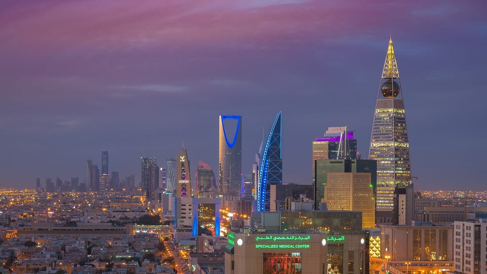 تأشيرة الخروج والعودة في السعودية 2026: رسوم المفردة والمتعددة وطريقة الإصدار عبر أبشر