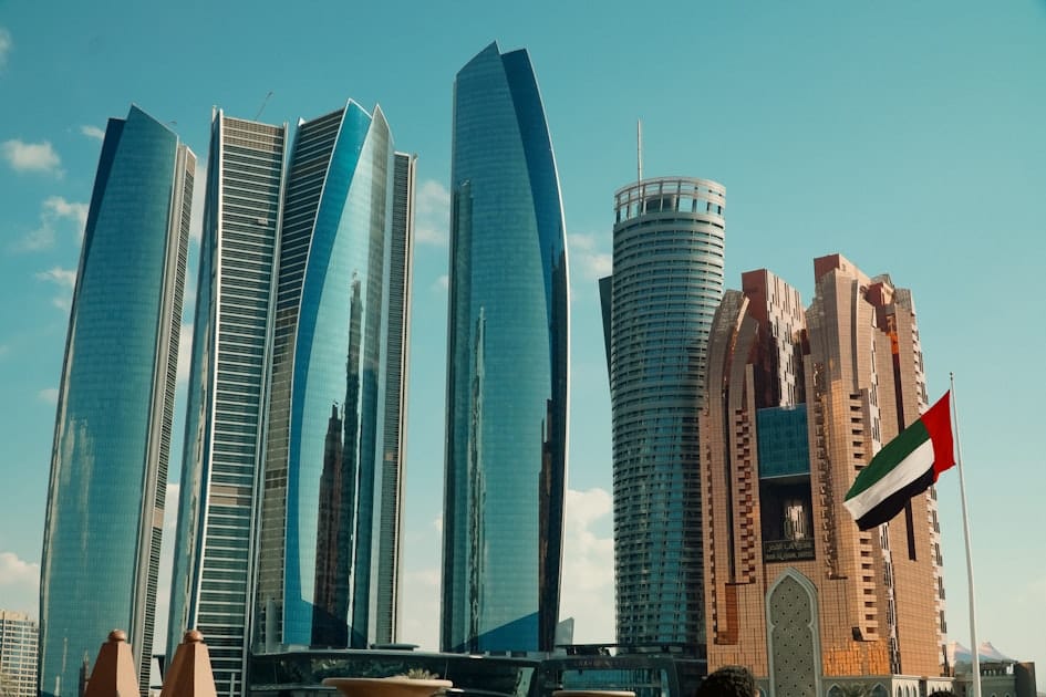 Accountant Jobs in Abu Dhabi 2026: VAT, IFRS, Salaries for Expats
